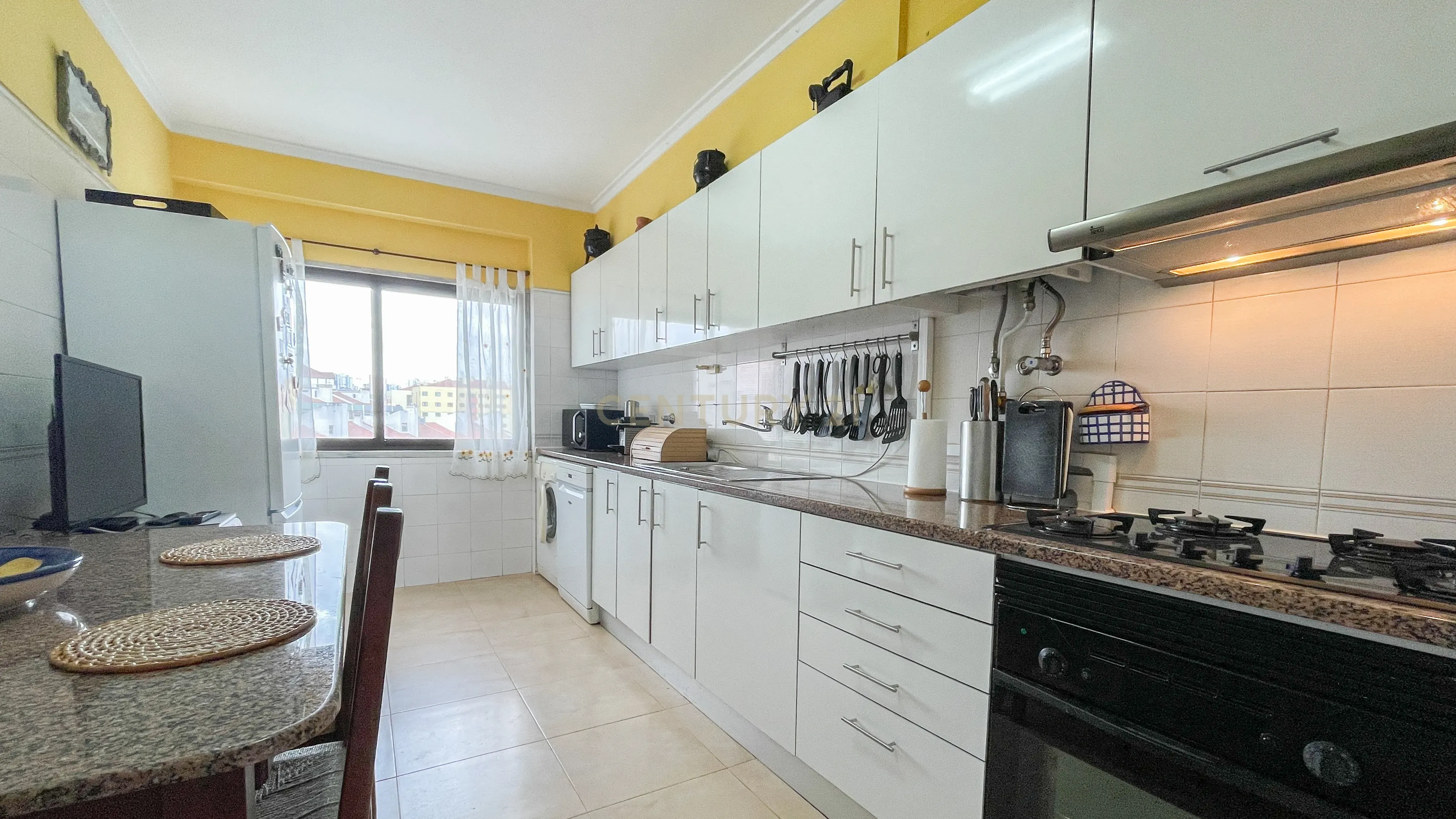Apartamento T3 - Casal do Chapim - Odivelas - Garagem - Arrecadação - Image 8